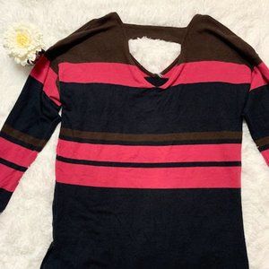 Women's 3/4 sleeve stripe V-neck size Medium New with Tags